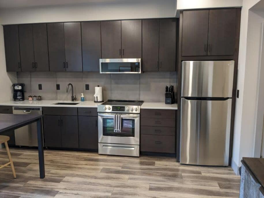 Modern Condo 210 Just Blocks From Lake Michigan Traverse City Zewnętrze zdjęcie