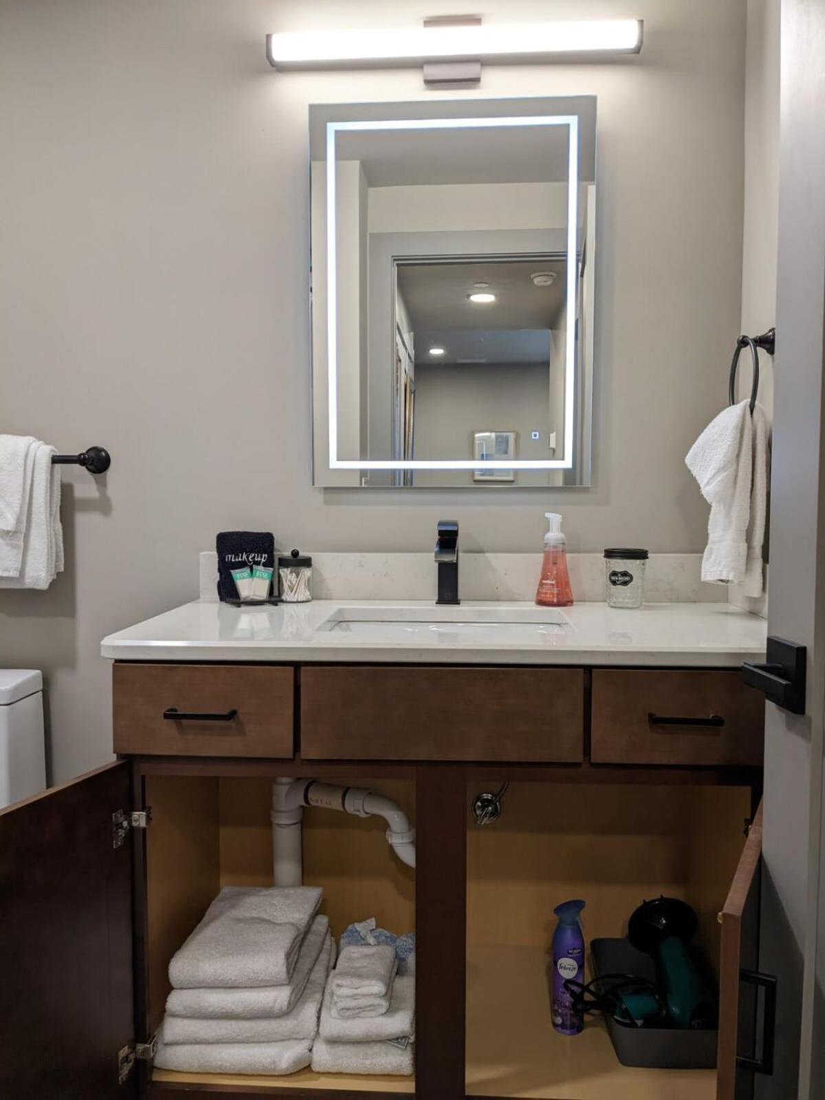 Modern Condo 210 Just Blocks From Lake Michigan Traverse City Zewnętrze zdjęcie
